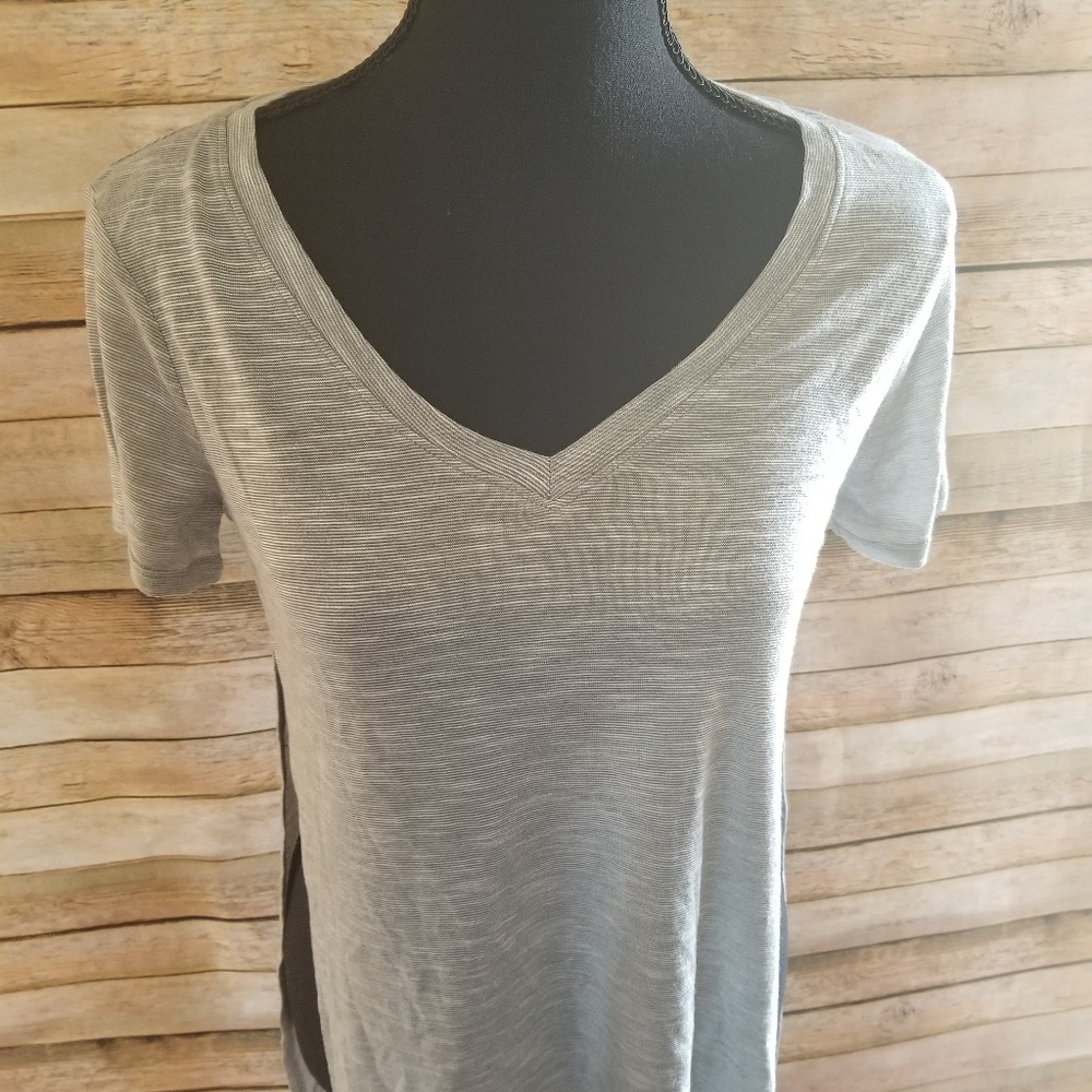 3/$12NWOT  City Streets High Slit Tshirts